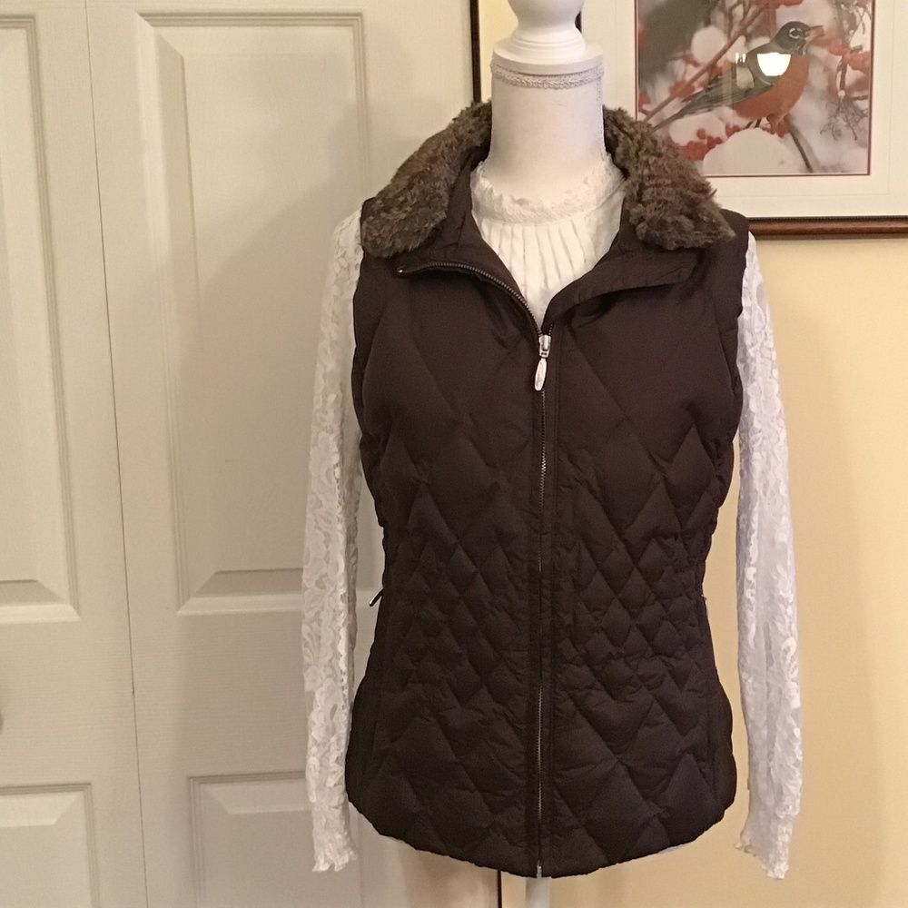 Eddie Bauer washable Down Vest with removable faux fur collar